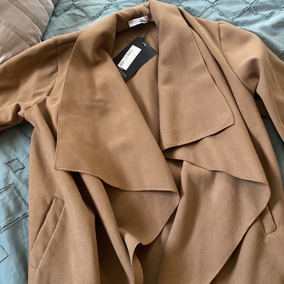 Pretty Little Thing oversized waterfall coat no belt, fits small - Picture 2 of 2